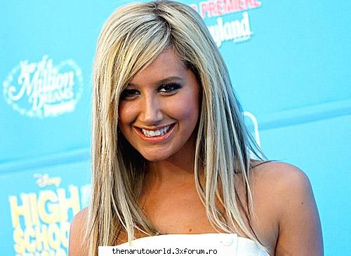 Ashley Tisdale - Imi place moolt cum joaca in filme mai ales in - Actori