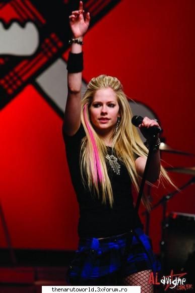 Avril`s life - "Losing Grip� Losing Grip este cel de-al patrulea - Avril Lavigne