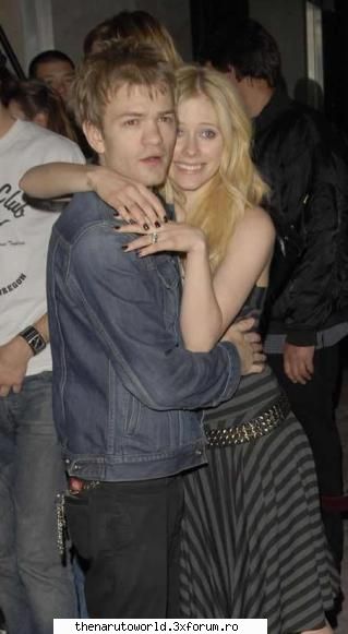 Avril`s life - Site oficial: Canalul oficial youtube: Pagina - Avril Lavigne