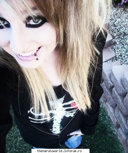 Emo Girl - aici puneti poze cu fete emo:D - Emo KidS