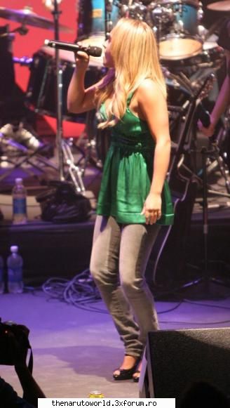 Hayden Panettiere - *Hilary*CB - Actori