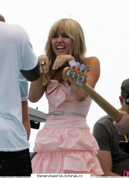 Miley Cyrus - *Hilary*CB - Actori