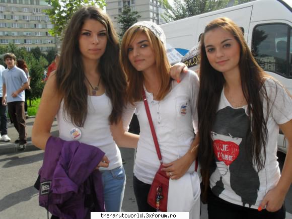 Poze cu noi.. - mm... eu si unele dintre colege - Noi...JI numai noi:D