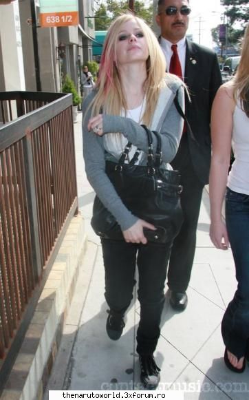 Poze q Avril - punk_emo_grl - Avril Lavigne