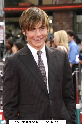 Zac Efron-idolul adolescentelor - Mariah_Yamacha - Actori