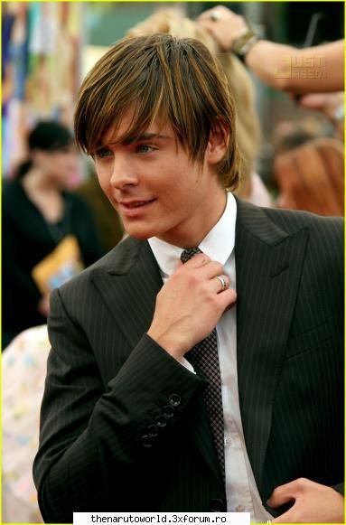 Zac Efron-idolul adolescentelor - Mariah_Yamacha - Actori